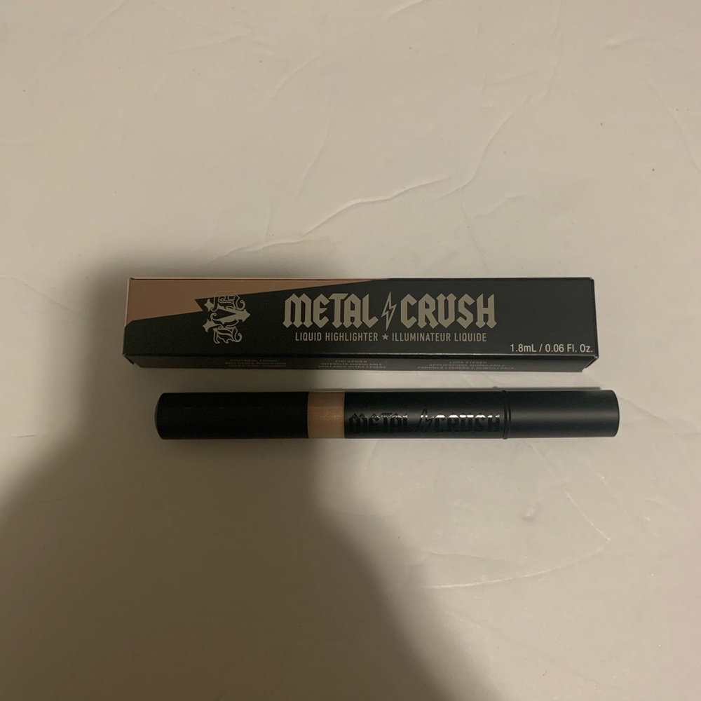 Metal crush liquid highlighter